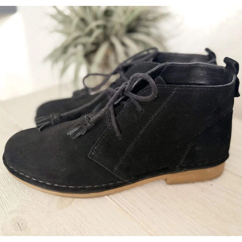 Tommy Bahama Ankle‎ Boots Women Size 9 Evert Black Suede Leather Chukka Tassel